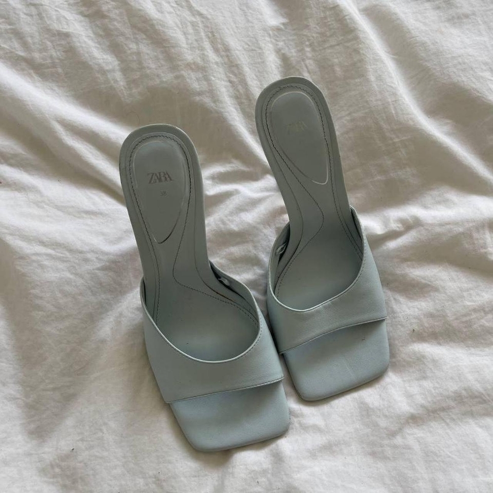 Zara Women's Light Blue Slide Sandals